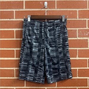 Nike Dri-FIT Men’s Athletic Training Shorts Black Gray Stripe Size Small